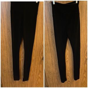 Beautiful black velvet Members Only leggings. Size M. Soft chic & warm